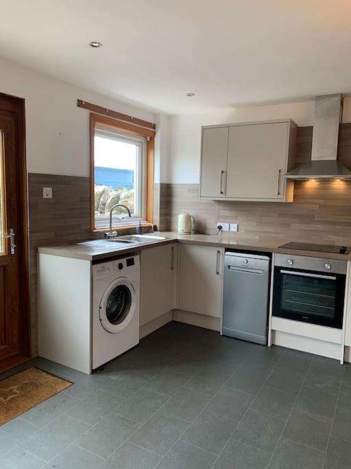 Cladach Cottage - Seafront Isle of Whithorn ภายนอก รูปภาพ